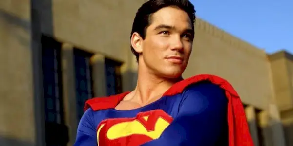 Depois que suas críticas ao 'Superman' se tornaram virais, Dean Cain esclarece sua posição sobre o novo filme de James Gunn