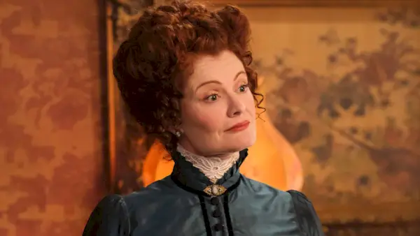 'To je to, co ráda požírá': 'Ghosts' Rebecca Wisocky odhaluje, jak by vypadal Hettyin TikTok FYP