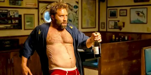 「少し頭が混乱してしまった」：ジェイ・コートニー、『デンジャラス・アニマルズ』での目を見張るようなほぼ全裸のダンスナンバーについて語る