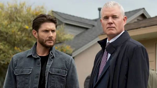 Jensen Ackles i Eric Dane brudzą sobie ręce w klipie z odcinka 5 „Countdown”