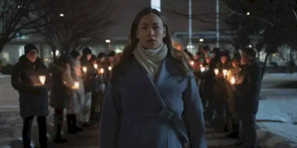 Yvonne Strahovski aas Serena in The Handmaid