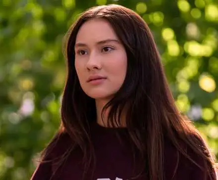 Lola Tung as Belly in Season 2 of 