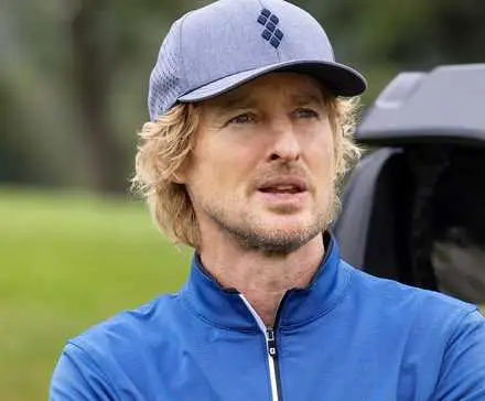 Pryce er tydeligvis fortsatt forelsket i Amber-Linn: 'Stick'-stjernene Owen Wilson og Judy Greer på deres emosjonelle bånd og ideer for sesong 2