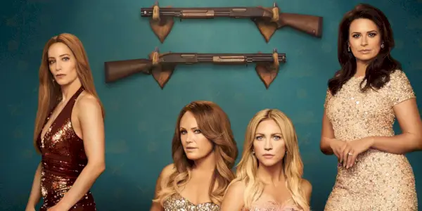 Brittany Snow bryter ned 'The Hunting Wives' sjokkerende finale Cliffhanger og muligheter for sesong 2: Det er mange spørsmål som ikke ble besvart