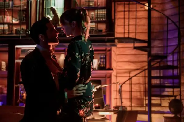 Tom Ellis and Lauren German in Lucifer