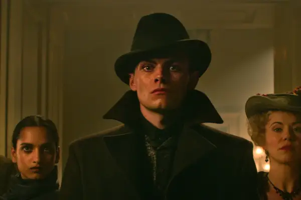 Freddy Carter plays Kaz Brekker