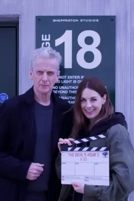 Peter Capaldi rozpoczyna zdjęcia do trzeciego sezonu „Godziny diabła” przed sezonem drugim