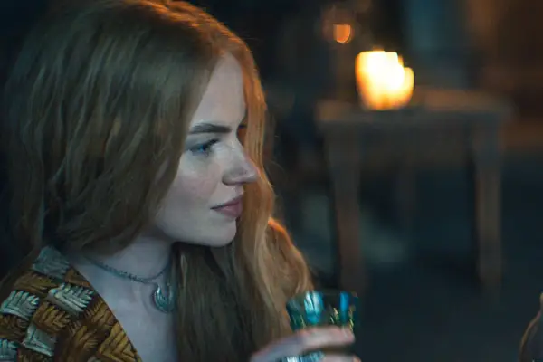 Ceara Coveney plays Elayne Trakand in The Wheel of Time