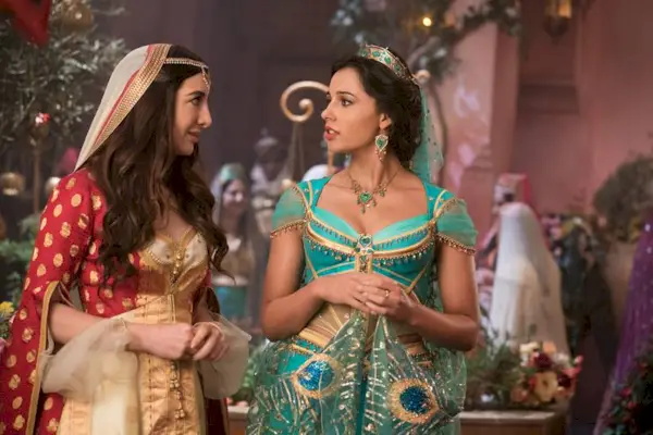 Naomi Scott and Nasim Pedrad in Aladdin