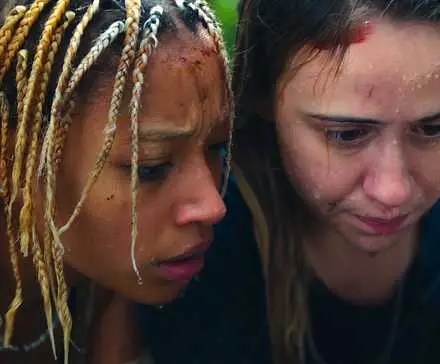 Paauglių filmų karalienė Molly Ringwald šį 2018 m. filmą įvertino kaip vieną geriausių 21-ojo amžiaus filmų