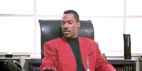 Eddie Murphy og Halle Berry gik sammen i denne stjernespækkede rom-com, der venter på at blive genopdaget på Paramount