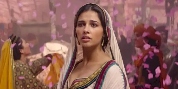 Aladdin-Naomi Scott