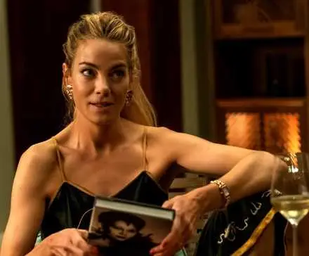 Michelle Monaghan as Jaclyn looks up from her book in 