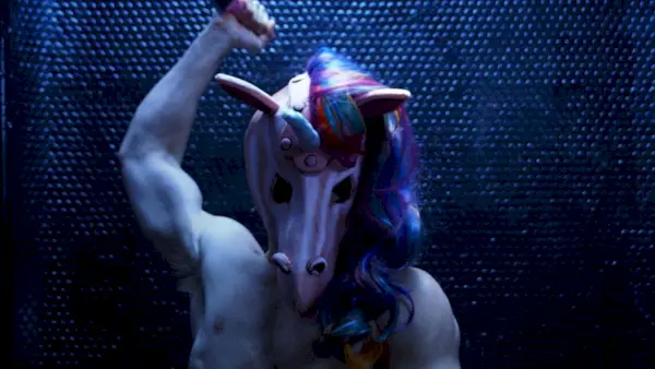 「ユニコーンの死」の 7 年前、ユニコーンを究極のモンスターに変えたキャンプ ホラー