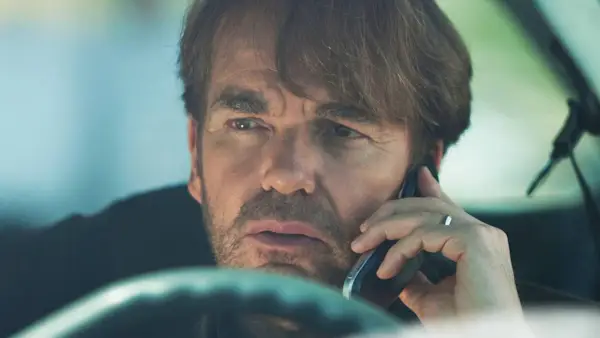 15 Jahre später ist der vergessene 35-Millionen-Dollar-Krimi dieses „Landman“-Stars ein weltweiter Streaming-Hit