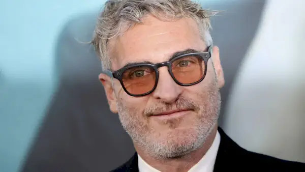 Naujasis Joaquino Phoenixo filmas „Skaldantis“ yra 5-asis jo šnipštas iš eilės