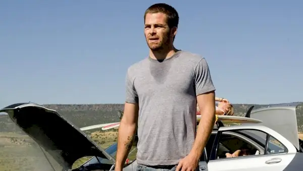 Chriso Pine'o „28 dienų vėliau“ pakeitimas Amerikoje pasiekė sėkmę po 16 metų