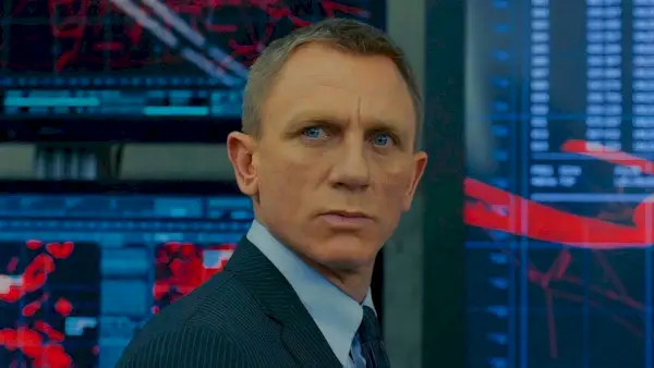 Der erfolgreichste James-Bond-Film aller Zeiten verliert an den heimischen Kinokassen seinen Spitzenplatz an „Jurassic World Rebirth“