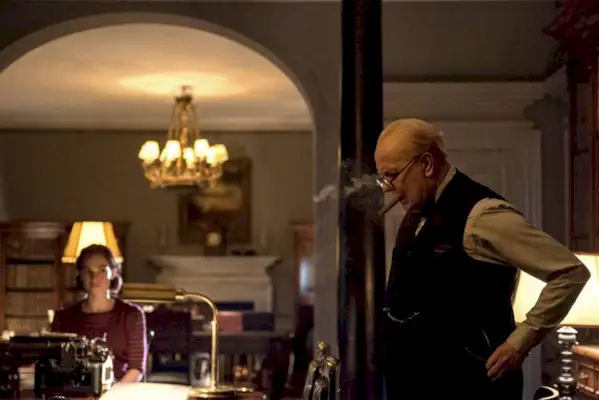darkest-hour-gary-oldman-lily-james