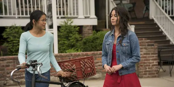 Alexxis Lemire and Leah Lewis having a conversation in The Half of It