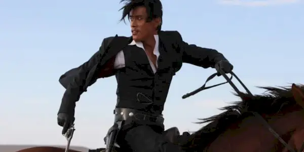 Lee Byung-hun riding a horse in The Good, The Bad and The Weird