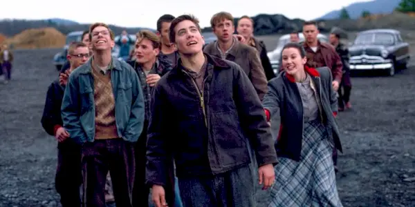 Jake Gyllenhaal and the rest of the October Sky cast