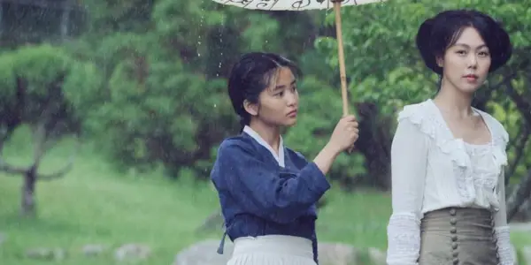 Kim Tae-ri and Kim Min-hee in 