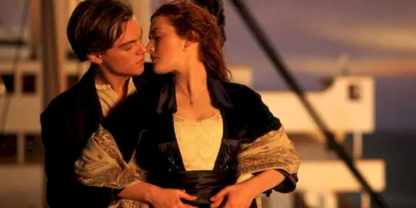 Leonardo DiCaprio as Jack & Kate Winslet as Rose about to kiss while standing on the Titanic