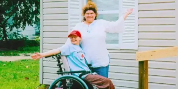 Gypsy Rose Blanchard and Dee Dee in Mommy Dead and Dearest