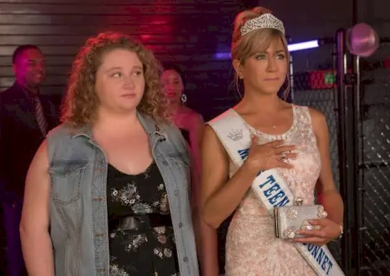 dumplin-jennifer-aniston-danielle-macdonald