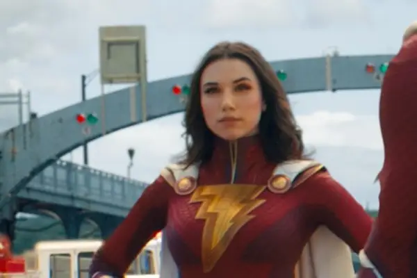 Grace Caroline Currey plays Mary Bromfield