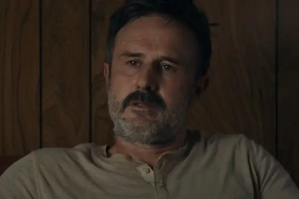 David Arquette plays Dewey Riley in Scream (2022)