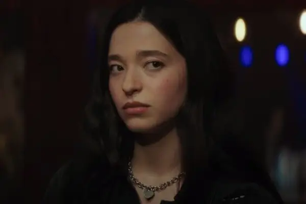 Mikey Madison plays Amber Freeman in Scream (2022)