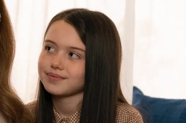 Violet McGraw plays Cady