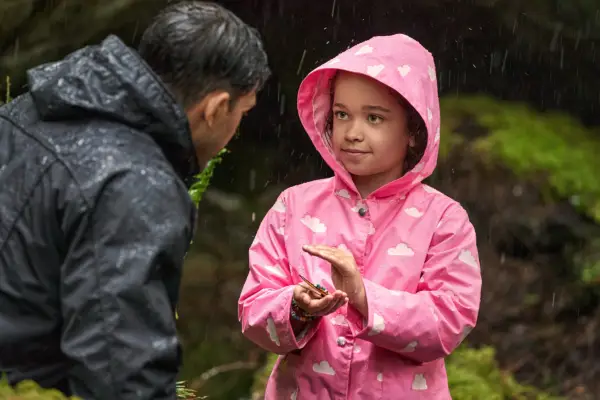 Ridley Bateman plays Vee