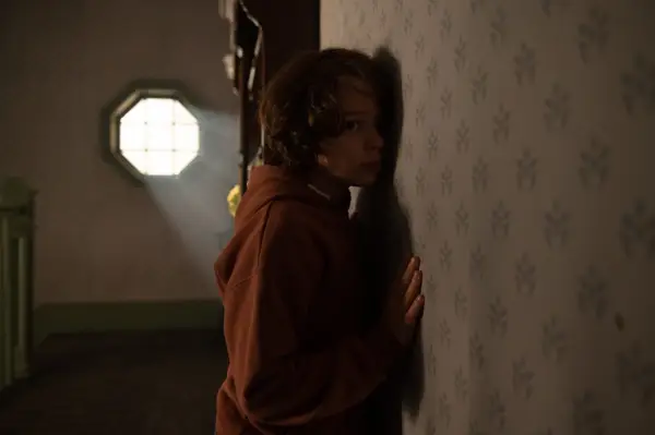 Wyjaśnienie zakończenia pajęczyny: Reżyser rozpakowuje ostatnią scenę