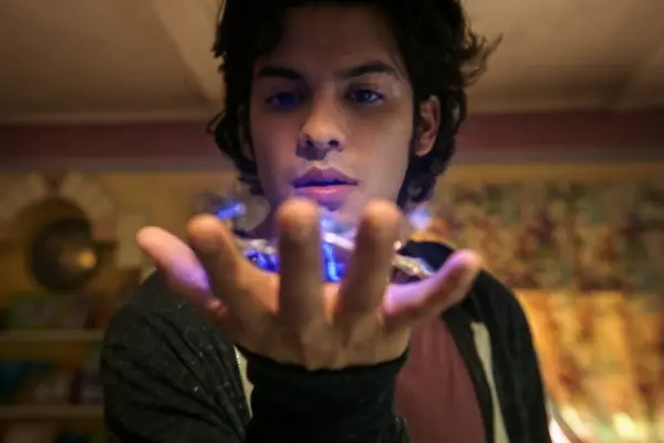 Conheça o elenco do filme da DC Blue Beetle