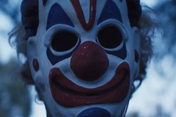 Tilholdsstedsavslutning forklart: hva skjer med de maskerte morderne?