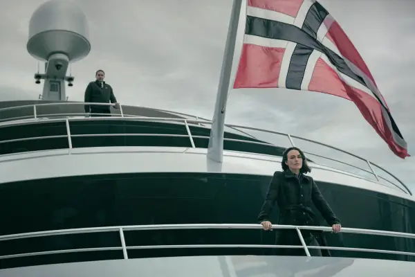 Recenzja The Woman in Cabin 10: Zagadka Keiry Knightley ginie bez śladu