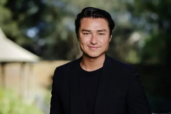 Tim Kano as Leo Tanaka in Neighbours.