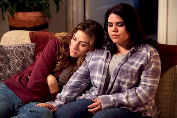 in-the-dark-perry-mattfeld-brooke-markham-02