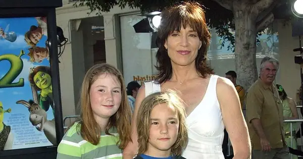 Wer sind Katey Sagals Kinder? Ein Blick auf Sarah, Jackson White, Esme Sutter und die Leihmutterschaft des Schauspielers bei 52