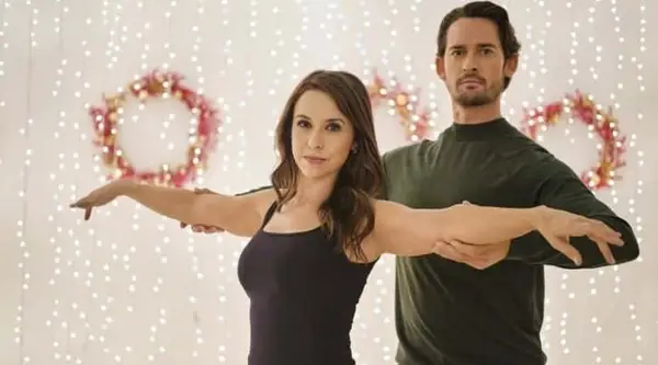 ‘Christmas Waltz’: Släppdatum, plot, roll, trailer och allt du behöver veta om Hallmarks semesterfilm