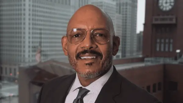 Kdo je manžel Courtney Rhodesové? Hvězda „Rhoa“ se stala prvním afroamerickým partnerem advokátní kanceláře v roce 1983