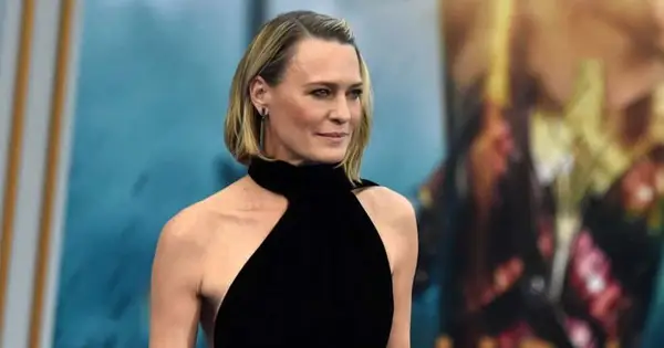 House of Cards -Star Robin Wright heiratet den Freund Clement Giraudet in einer geheimen, zurückhaltenden Zeremonie