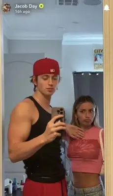 Hvor høy er Jacob Day? Utforske høyden på Tiktok -stjernen ryktes å være sammen med sin fetter Sadie McKenna