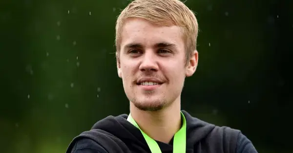 Justin Biebers bald Schwiegereltern Stephen Baldwin und Kennya Deodato Baldwin sind moderne Ehepaarziele