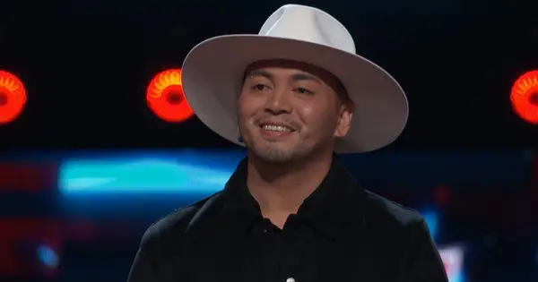 Michael Bublé holder sitt løfte mens han kollapser med ‘The Voice’ -konkurrent, og det er alt vi håpet på