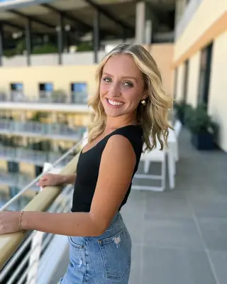 Kdo je Thor Herbst? Bakalářská Daisy Kent rozlije čaj na nový kus, přiznává žonglování více nápadníků