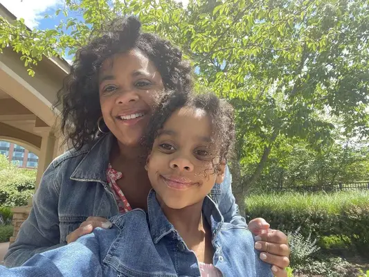 Leilah and mom Leslie Bell (Instagram/@dancemomleslie13)